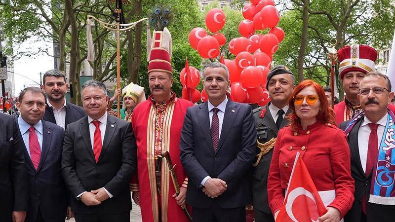 New York’ta 43. Türk Günü Yürüyüşü Coşkusu