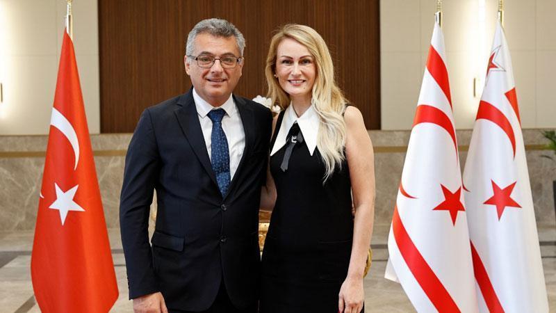 KKTC Cumhurbaşkanlığı’nda Bayram Coşkusu: Erhürman Çifti Protokolle Bayramlaştı