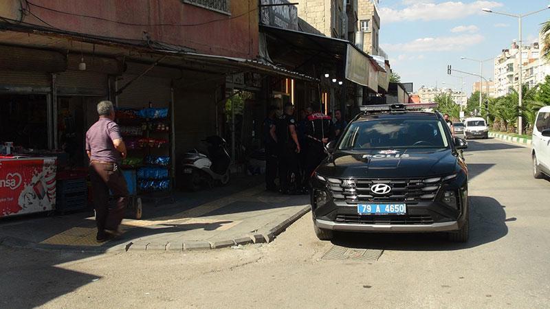 KEBAP SALONUNDA GERGİNLİK SİLAHLI KAVGAYA DÖNÜŞTÜ: BİR YARALI