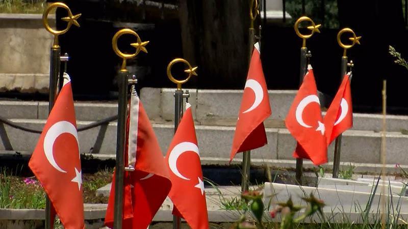 Edirnekapı Şehitliği’nde Buruk Babalar Günü: “Evlatlarımız Bizim Şerefimiz”
