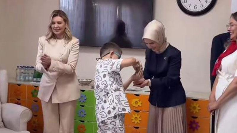 Olena Zelenska’dan Türkiye’deki Ukraynalı Çocuklara Ziyaret! Bakan Göktaş: “Her Birini Kendi Evladımız Gibi Görüyoruz”