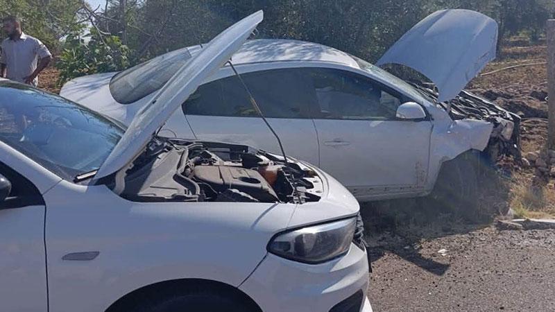 İki Otomobil Çarpıştı: 3 Kişi Yaralandı