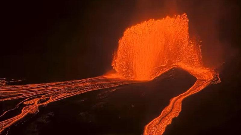 Kilauea Yanardağı 52’nci kez patladı: Lavlar 30 metreye yükseldi