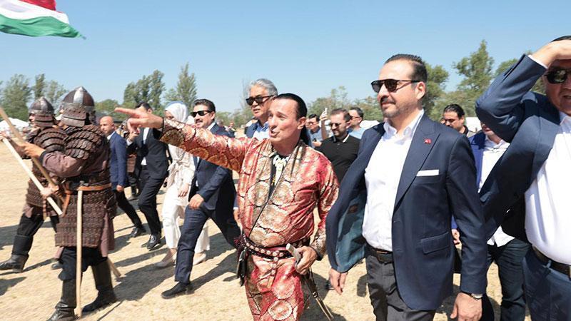 Kürşad Zorlu, Büyük Hun-Türk Kurultayı’nda konuştu: “Bir vuslata şahitlik ediyoruz”