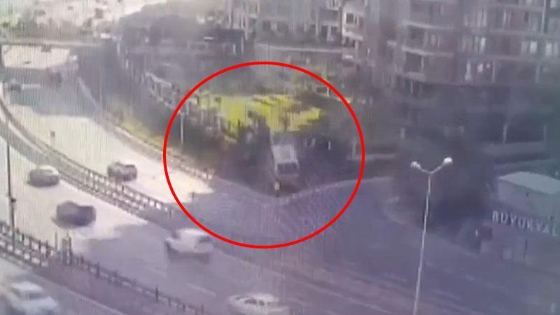 Zeytinburnu’nda feci İETT kazası: Otobüs duvara çarptı