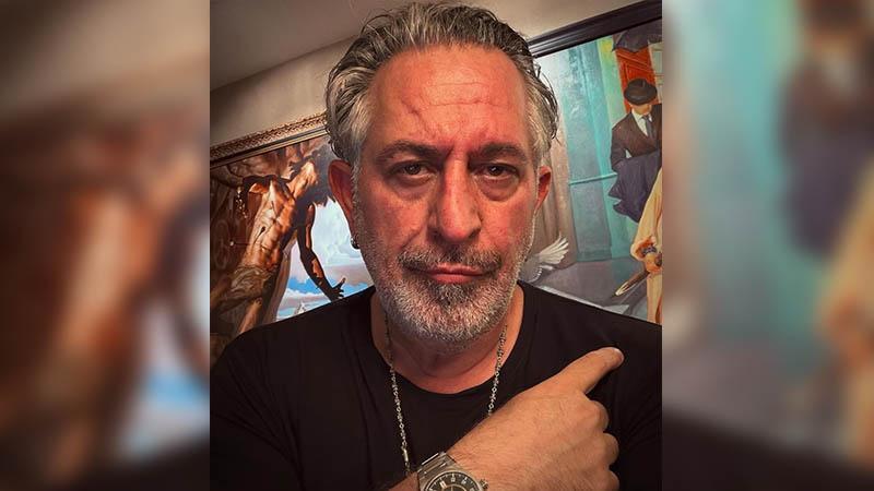 Cem Yılmaz göğüs ağrısı şikayetiyle hastaneye kaldırıldı, anjiyoya alındı