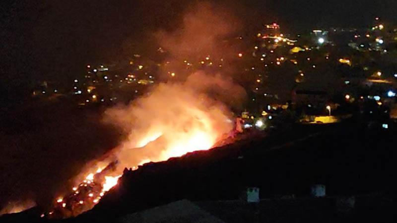 Tarihi Mardin Kalesi’ne sıçramadan söndürüldü