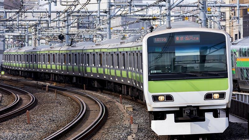 Tokyo’da yağış ulaşımı vurdu: Tren seferleri iptal edildi
