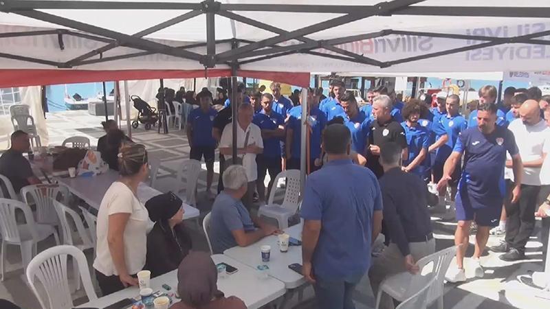 Ailelerin Silivri Sahili’ndeki bekleyişi sürüyor