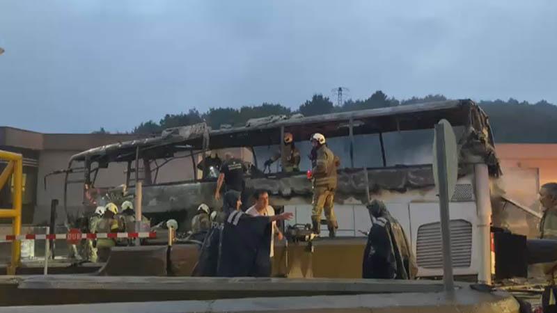 Kuzey Marmara Otoyolu’nda yolcu otobüsü bariyere çarptı: 2 kişi yaşamını yitirdi