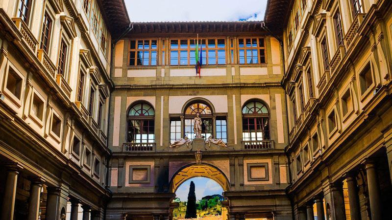 Floransa’da Şiddetli Fırtına: Uffizi Galerisi ve Pitti Sarayı’nı Su Bastı
