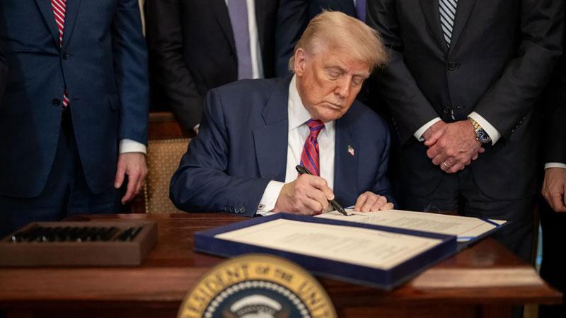 Trump, Rusya ve İran’a yönelik yeni yaptırım yasasını imzaladı