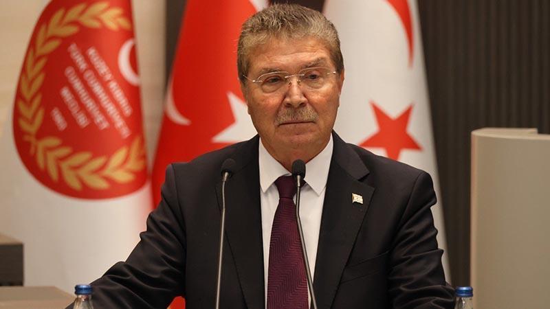 Üstel’den Hristodulidis ve Dendias’a tepki: “Kıbrıs Türk halkı haklarından vazgeçirilemez”