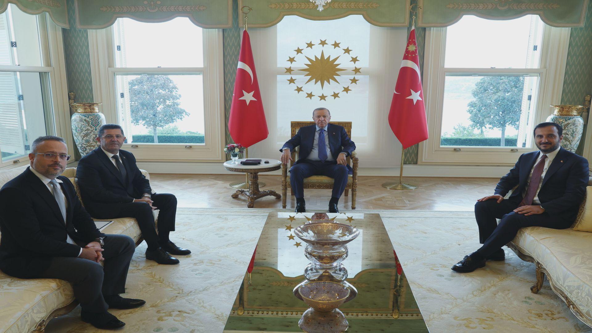 Cumhurbaşkanı Erdoğan, Orhan Çerkez’i Vahdettin Köşkü’nde ağırladı