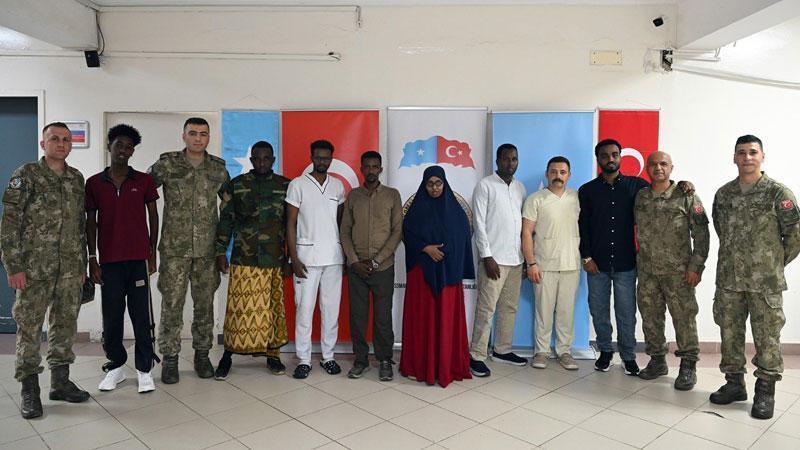 Somali’de 5 gaziye protez bacak desteği